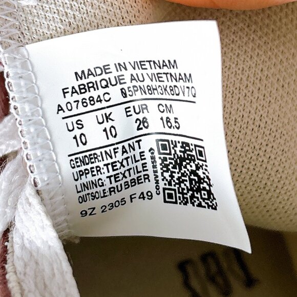 SMALL KIDS SIZE 10 CONVERSE AND ADIDAS, PRICE FOR BOTH - Picture 4 of 10